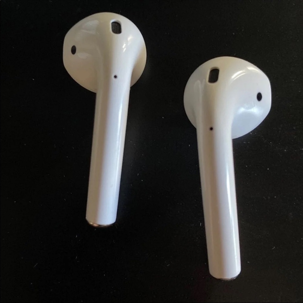 Apple AirPods No Case